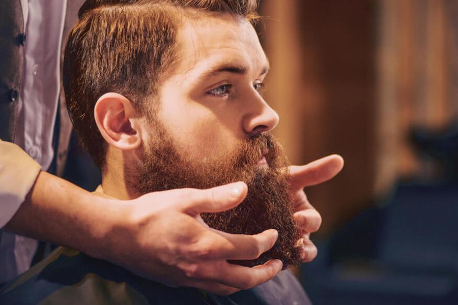Recortando la barba: trucos para definir la línea del cuello y de la mejilla